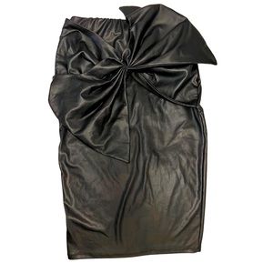Black Faux Leather Stretch Pencil Skirt with Bow Detail. size S